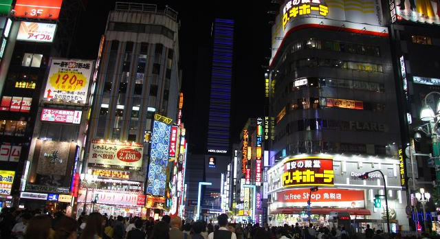 tokyo   kabuki cho   incrocio 2. ph. elena bianco