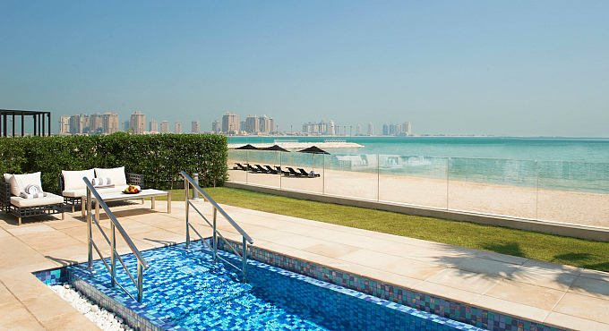 QATAR ST REGIS SPIAGGIA PISCINA