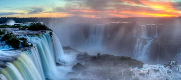 Le 275 Cascate di Iguazù fanno sentire il vero suono della natura